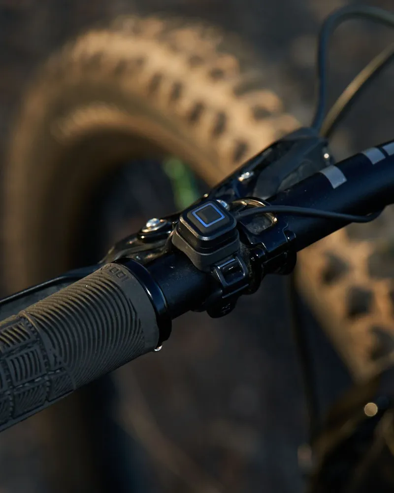 Knog Blinder X 2300 + 10k mAh Battert Front Light - Black-10