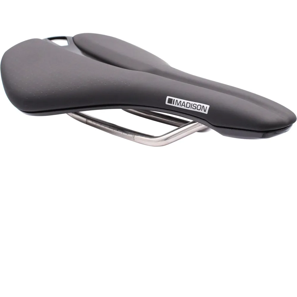 uPRISE Bikes Madison Flux Aero Short Alloy Ti Rail Saddle - 142mm x 242mm - Black | Price match, 365 day return s, 18-Month Warranty, Finance Available & Free UK Delivery