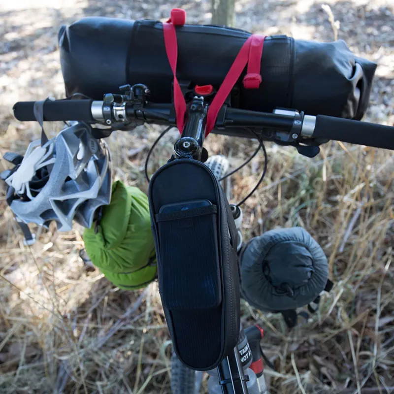 Blackburn Outpost Handlebar Roll With Dry Bag-7