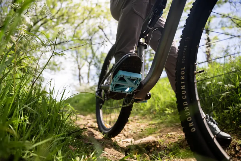 Oxford Stomp Nylon Flat MTB Pedals - Turquoise-3