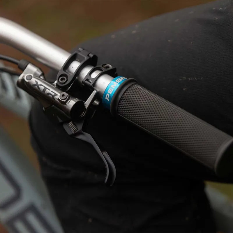 Pembree GCS MTB Lock-On Grip - Thick - Cyan-3