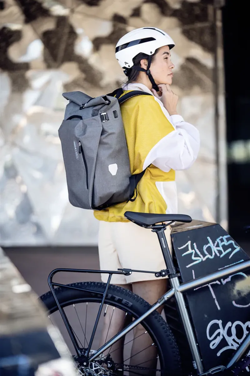 Ortleib Vario Urban QL2.2 20L Pannier Bag - Pepper-8