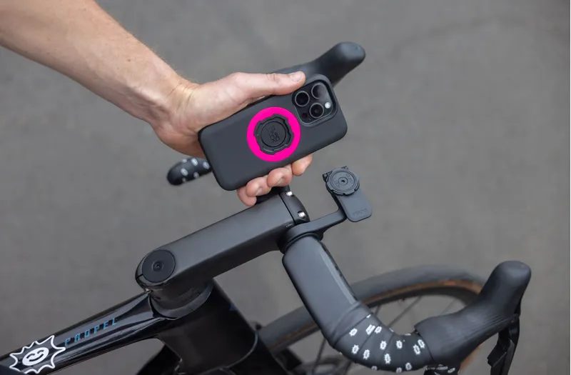 Quad Lock Out Front Mount Pro V2-1