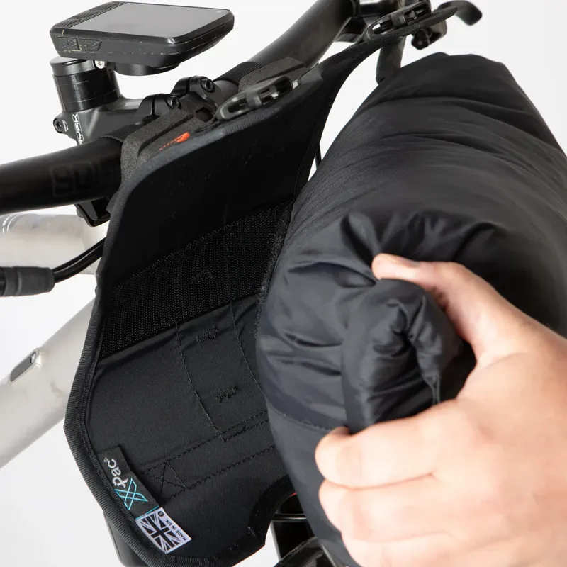Restrap Race Flat Bar Handlebar Bag - 7 Litre - Black-8