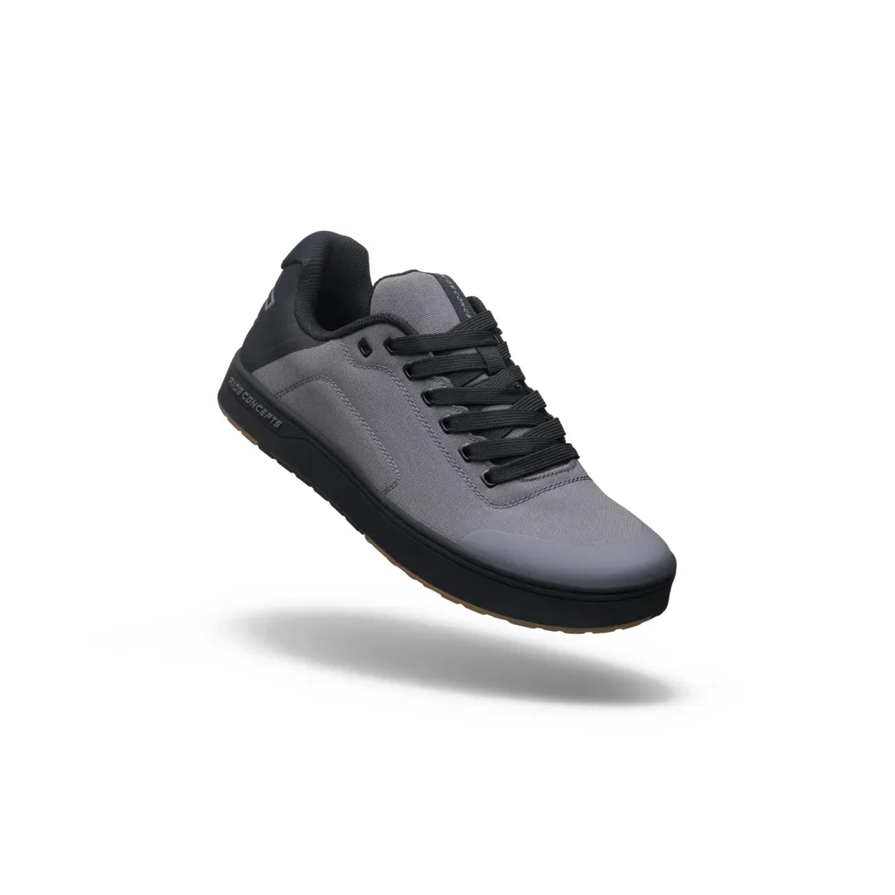 uPRISE Bikes Ride Concepts Livewire Men's Flat MTB Shoes - Charcoal | Price match, 365 day return s, 18-Month Warranty, Finance Available & Free UK Delivery