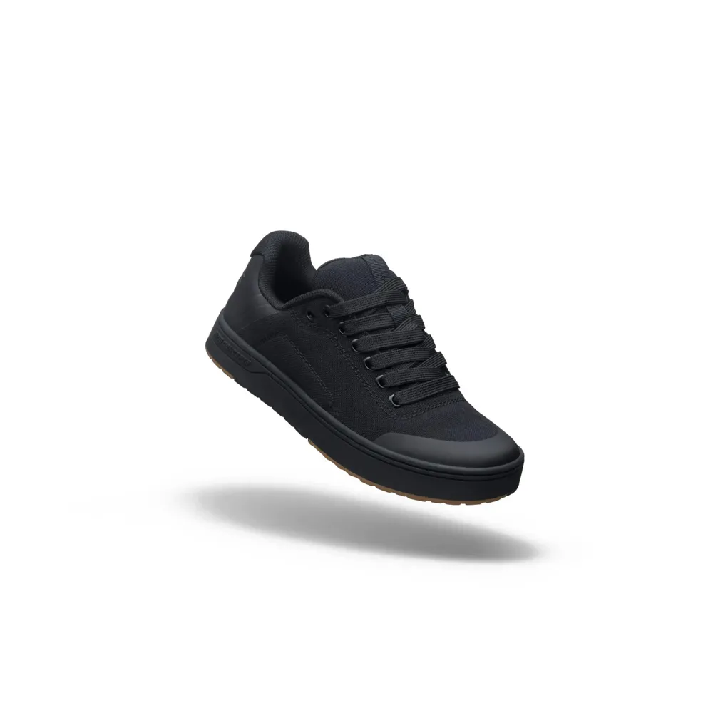 uPRISE Bikes Ride Concepts Livewire Youth Flat MTB Shoes - Black | Price match, 365 day return s, 18-Month Warranty, Finance Available & Free UK Delivery