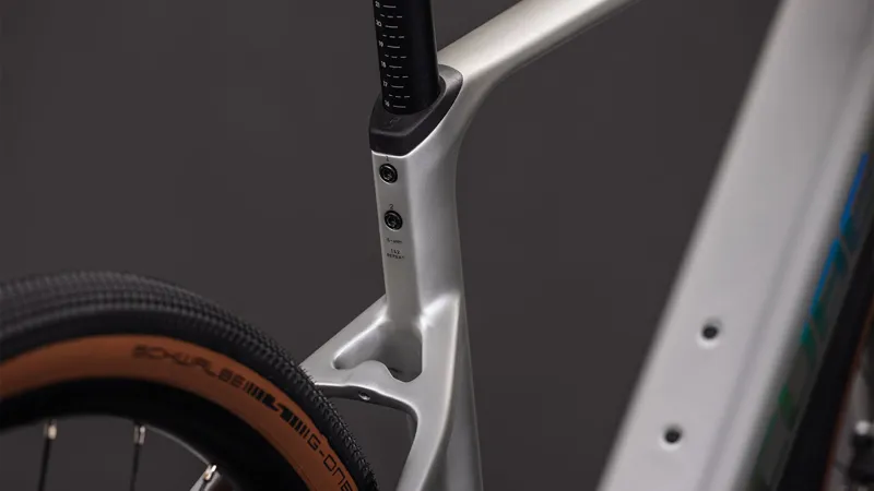 Cube Nulane Hybrid C:62 Race 400X 2026 Electric Gravel Bike -Sleekgrey/Prism-3