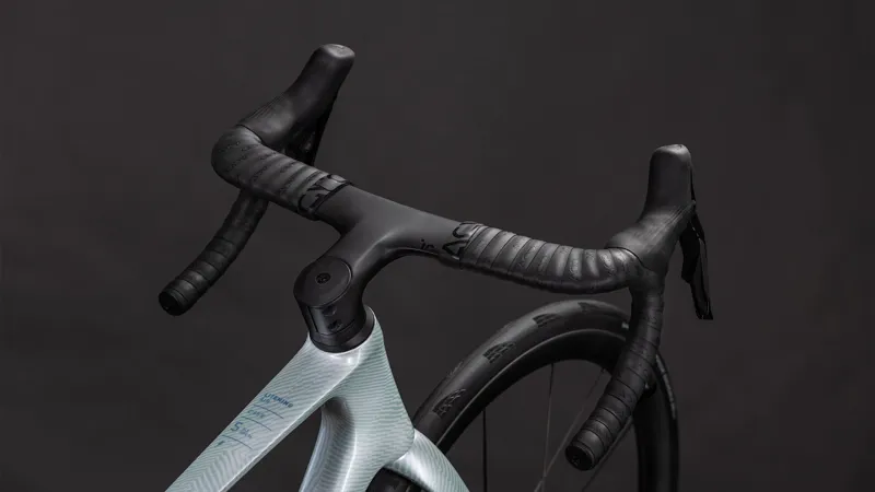Cube Litening Air C:68X SLT 2026 Carbon Road Bike - Xenongrid/Green -3