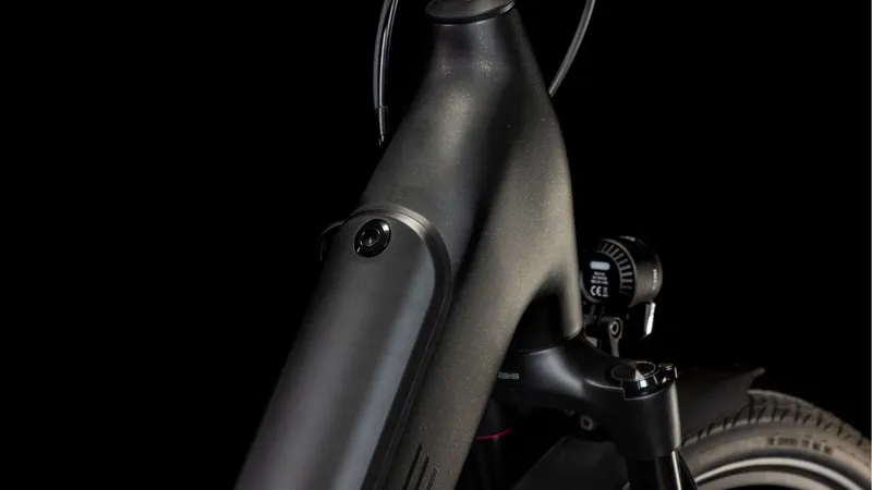 Cube Supreme Hybrid Deluxe SLT 625 2025 Electric Bike - Golddust/Black-1