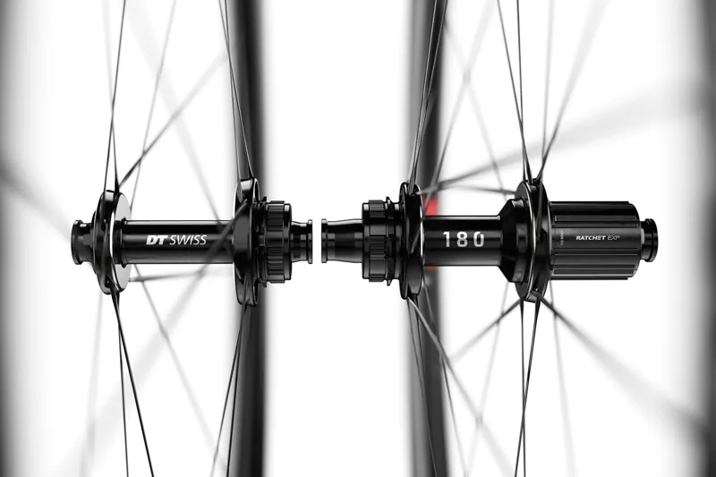 Dt Swiss ARC 1100 DICUT WTS Carbon Clincher 55 x 22mm Rear Wheel + Tyre-2